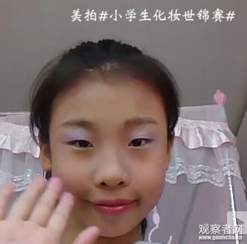 小学生 偷妈妈口红用 初中生 素颜美 高中生 小哥哥跟你跑 看点快报