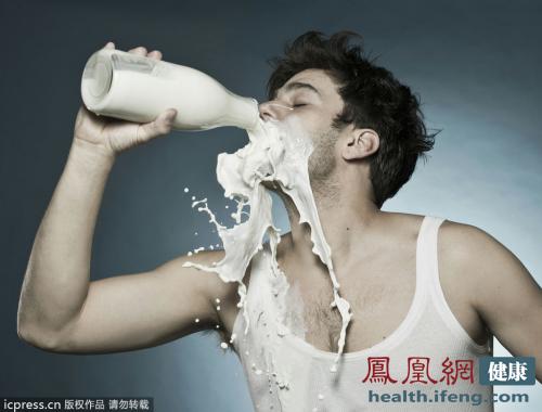 留心8种错误的牛奶饮法 害人于无形