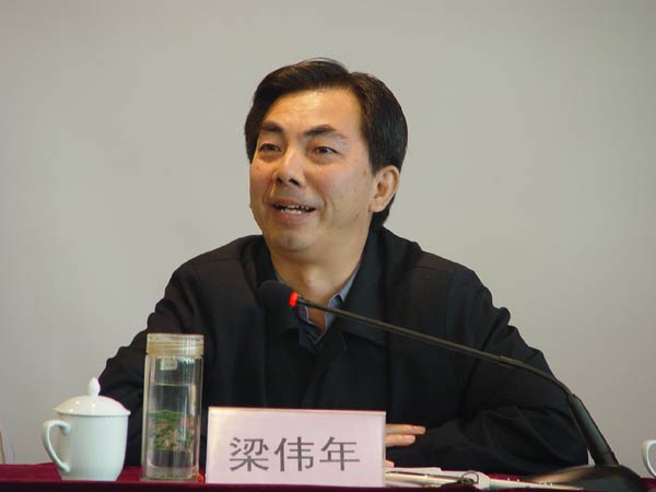 湖北新任省委宣传部长梁伟年走访中央媒体驻鄂