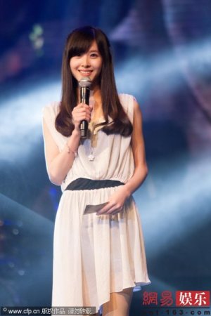 奶茶妹妹被曝与京东掌门刘强东恋爱 年龄差19