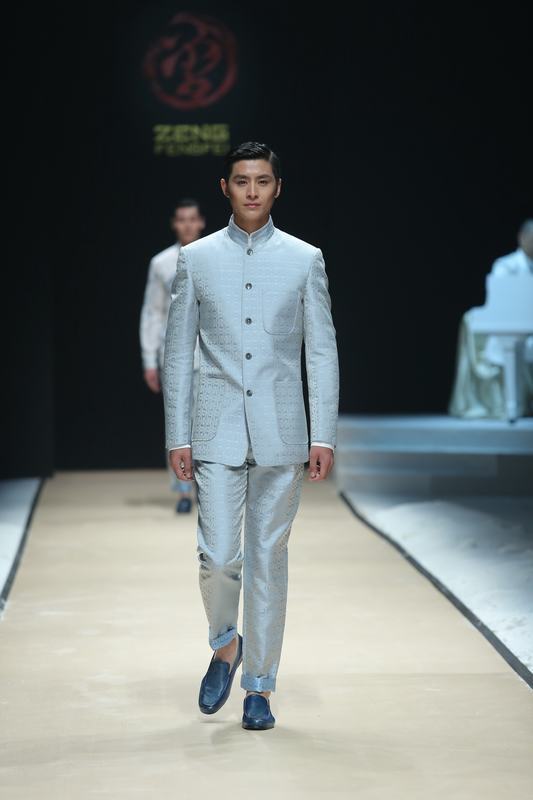 2013年10月30Zeng Fengfei•曾凤飞男装发布会
在中国国际时装周上精彩登场。
