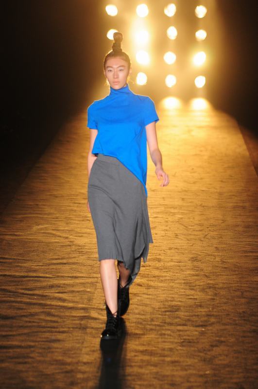 2013年10月日，华孚•潘怡良色纺时尚发布会在中国国际时装周上精彩登场。