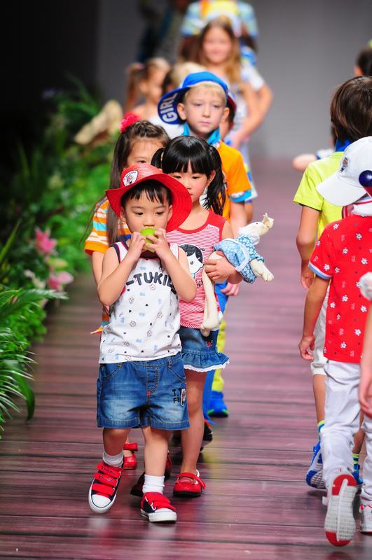 2013年10月29日，图图•赵恩欢童装发布会在中国国际时装周上精彩登场。