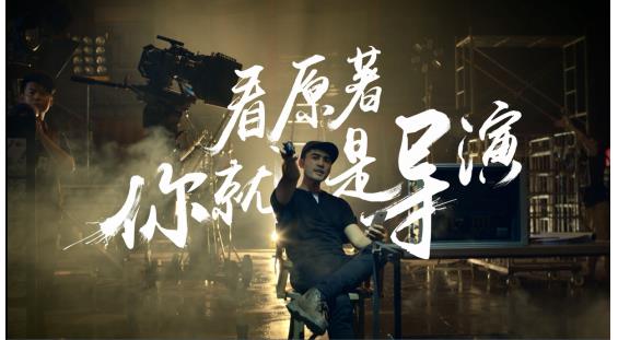 这从《九层妖塔》热映之际,稳步上增的QQ阅读下载量数据中,可见一斑。 主角光环,不仅仅在电影之中 与此同时,在《九层妖塔》上映当日,一支《我在QQ阅读看鬼吹灯原著,主角光环get!》的病毒H5在朋友圈中风生水起。紧扣《鬼吹灯》主题的互动内容,有趣并充满悬念的测试结果,让“主角光环”这个字眼,很快成为朋友圈一时热点。
