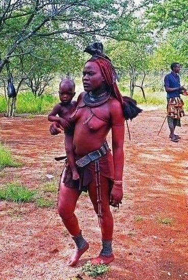揭秘:非洲女性超惊悚割礼仪式(组图)