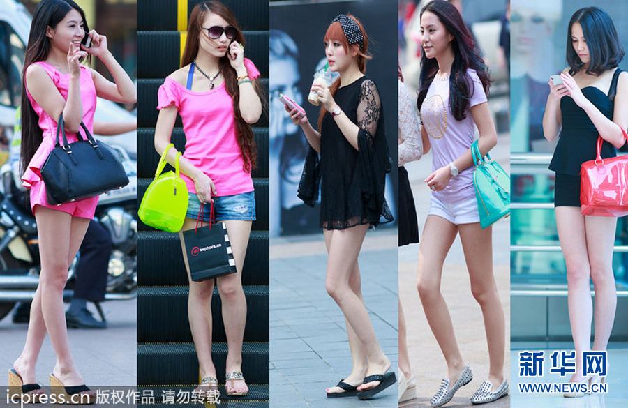 重庆美女街头大秀清凉style