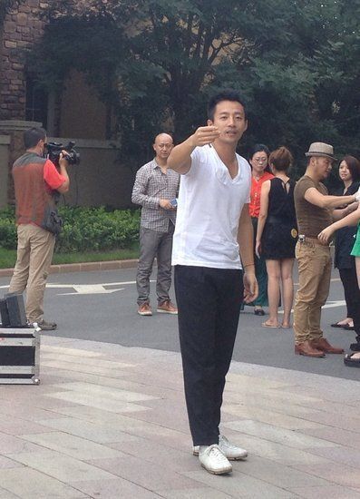 汪小菲进军导演界 大s帮改剧本小s帮推广(图)