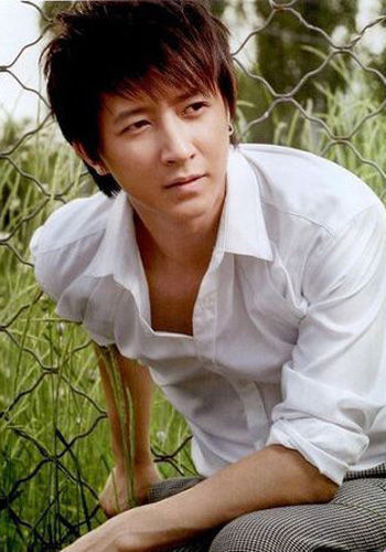 韩庚推个人专属手机被疑骗钱 经纪人：我们不是欺骗