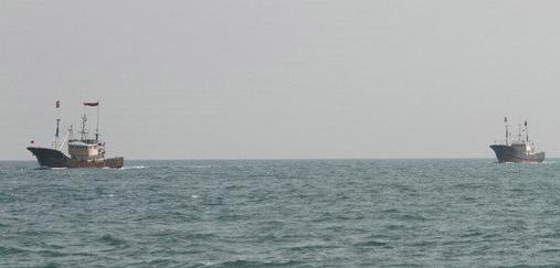 中国一艘渔船在钓鱼岛海域沉没 5人获救5人失