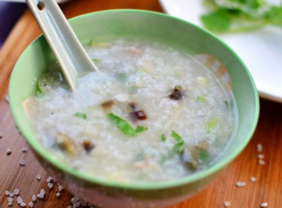 皮蛋瘦肉粥的做法介绍 家常营养味鲜美