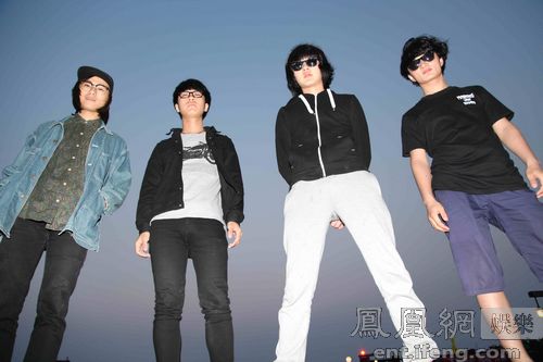 新闻  盘尼西林是近年来活跃在北京各大摇滚现场的独立乐队,被认为是