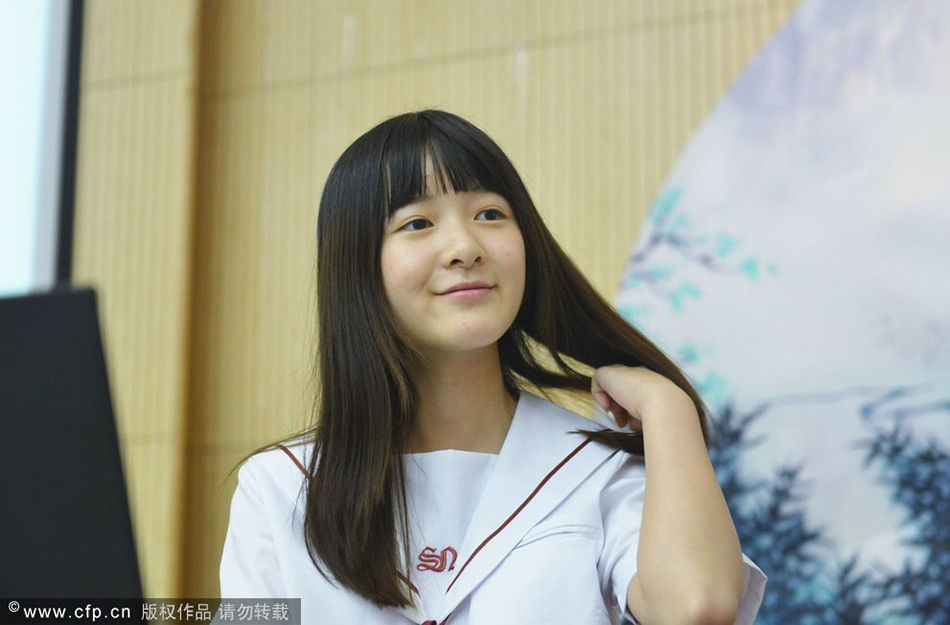 “星女郎”徐娇回杭州母校办讲座 撩发尽展轻熟女风范[高清大图]_娱乐频道_凤凰网