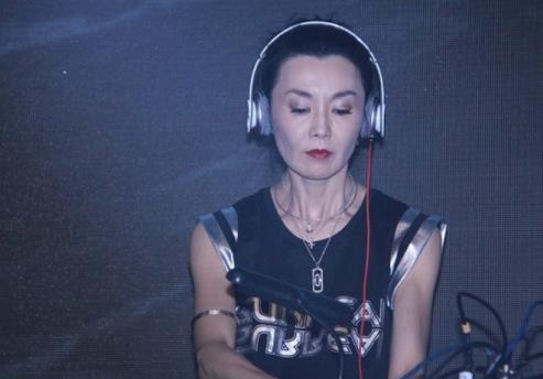 天后近况:王菲陪女儿 张曼玉弃摇滚玩DJ(图)
