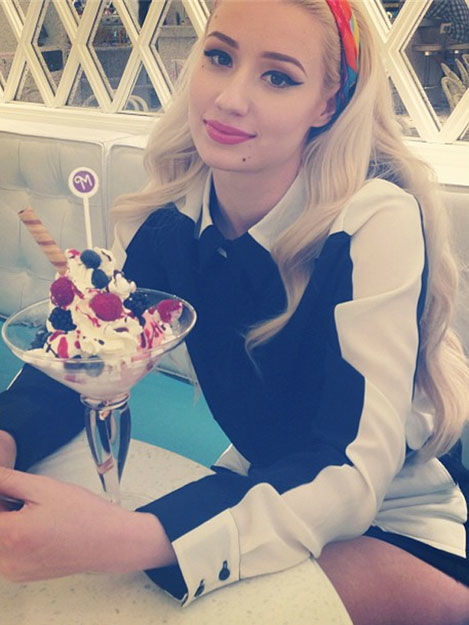 90后歌手性爱片外流 成人网站欲邀入行[高清大