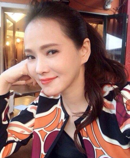 伊能静晒自拍照气色佳 爱情滋润心情好(图)|微博