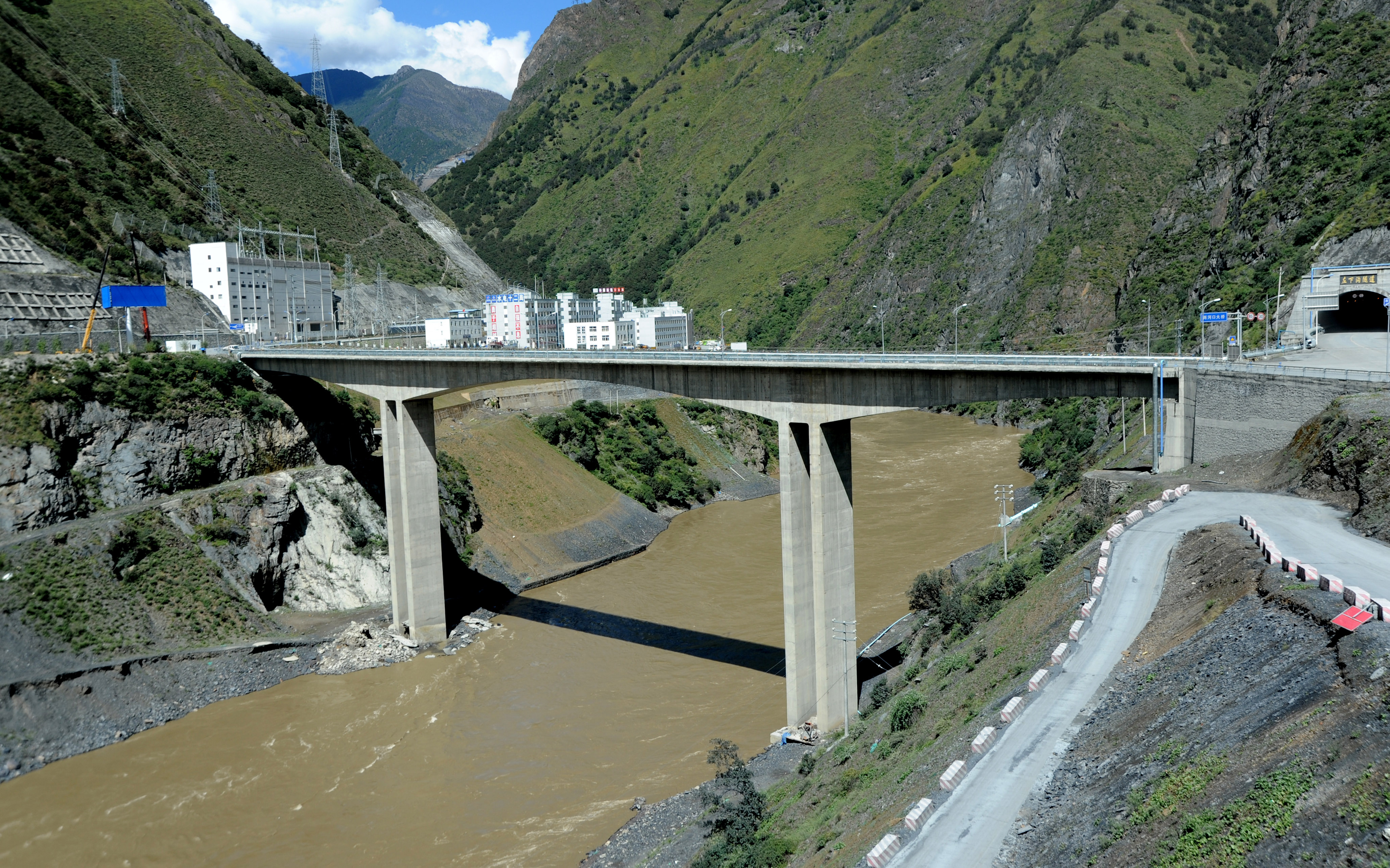雅砻江两河口水电站开工 库容相当于北京市3年用水量