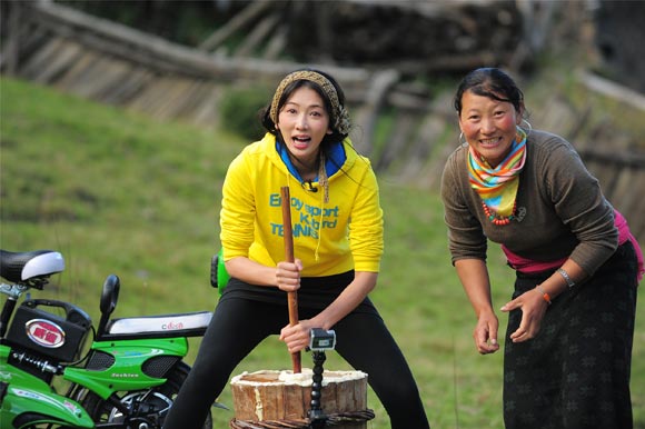 林志玲《囍从天降》换新造型 挤牛奶卖萌(图)