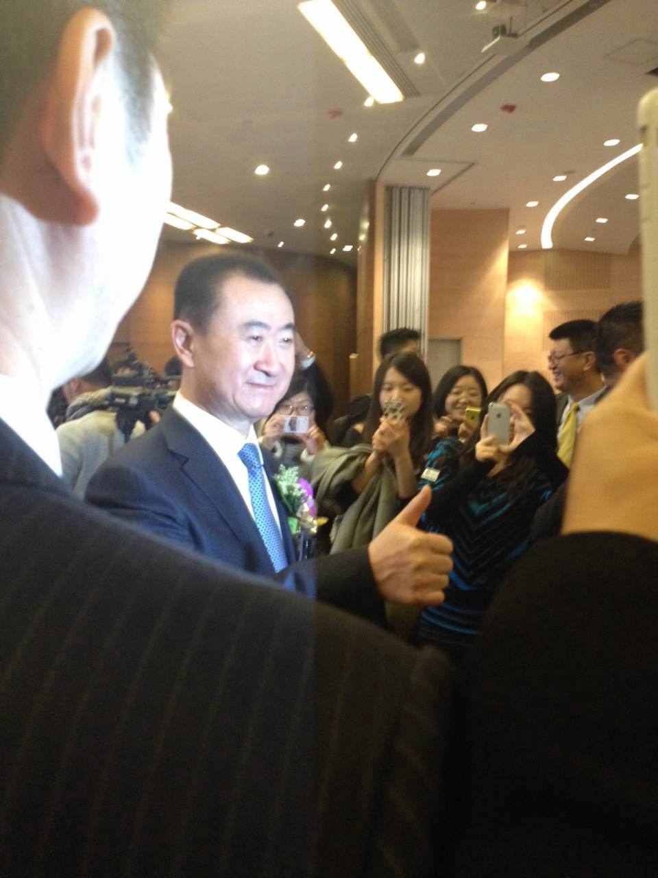 王健林在港交所说了啥?称做首富不是我的目标