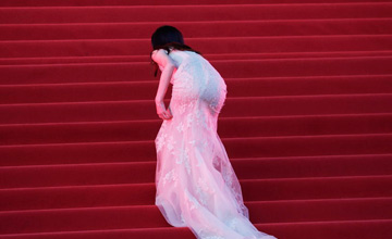 北京电影节闭幕：王姬母女红毯抢镜