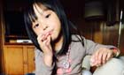 “小小燕子！赵薇5岁女儿抿嘴甜笑颜值高