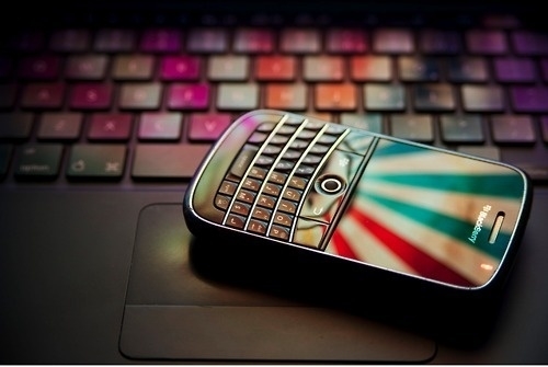 黑莓安卓手机曝光：曲面屏、滑盖全键盘 或11月发布