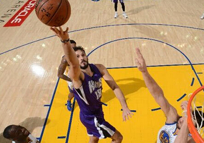 火箭弃将36分+9记三分对飙库里 莫雷哭晕厕所