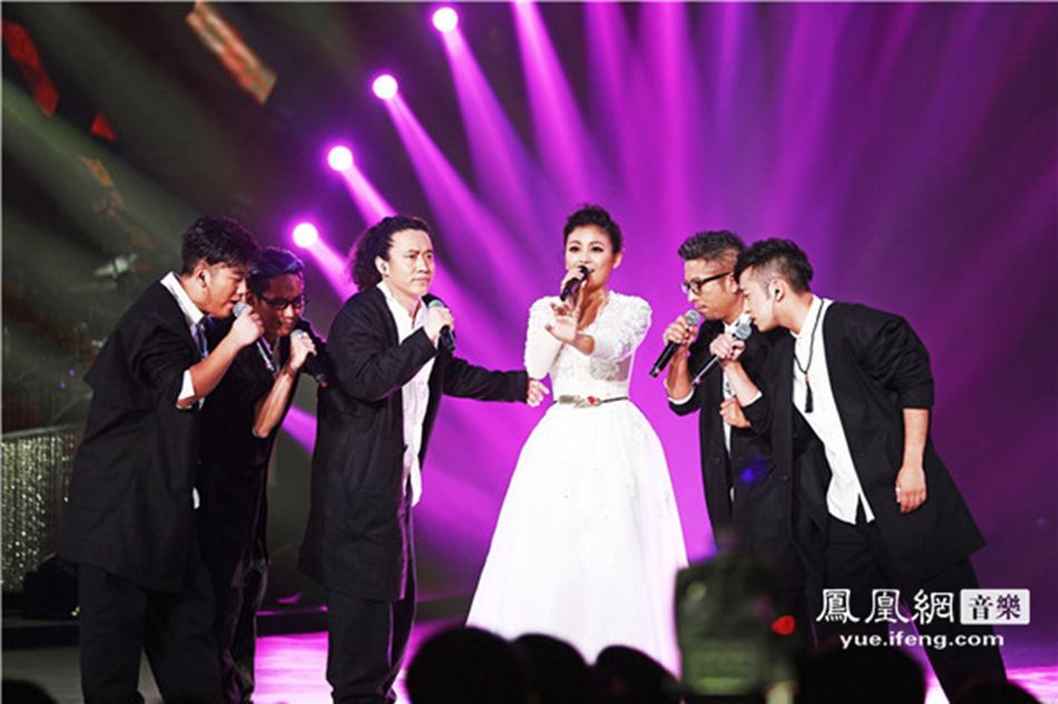 张靓颖的歌曲集 d03f77df4525fae.jpg