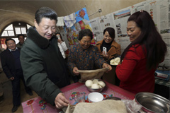 习近平回到当年居住的窑洞