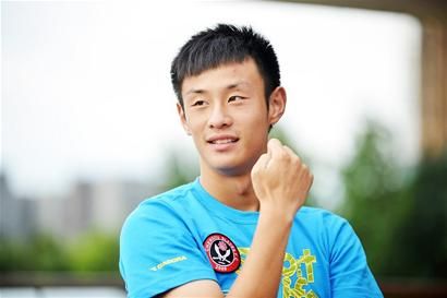 称王栋是非卖品 主帅赞彭欣力像法布雷加斯|彭