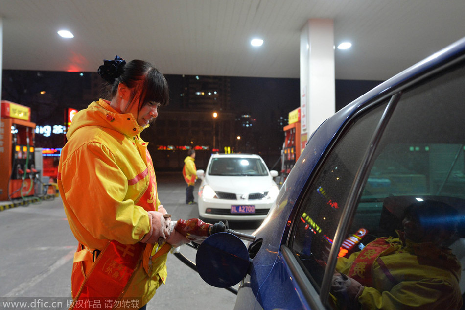 除夕夜坚守岗位各行各业工作者 - 4G视界