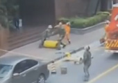 现场：广东男子纵身跳下11楼身亡 消防员惊慌逃开