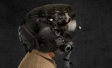 美军F-35头盔显示系统科幻值爆表 酷似苍蝇脑袋