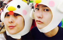  34岁马苏与小鲜肉搞怪自拍