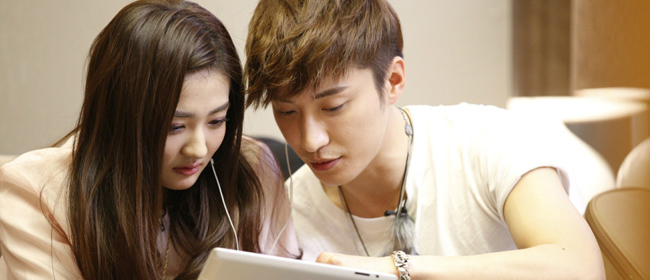 《我们相爱吧》乔任梁徐璐踏心跳之旅 “夫妇”颜值高
