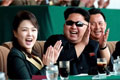 李雪主改变造型再露面 陪金正恩看球大笑