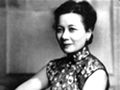 宋美龄终生穿丝绸旗袍并非爱美 为掩盖隐疾