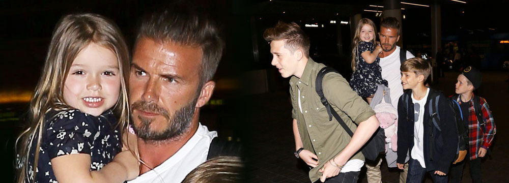 小七出行获家中四男神护驾 坐老爸怀中灿笑露小白牙 