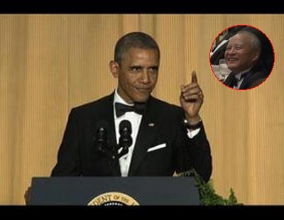 实拍：奥巴马调侃反华政客麦凯恩 中国大使大笑