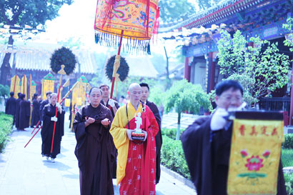 印良法师迎请太子像(图片来源:天津乐善妙觉院提供)