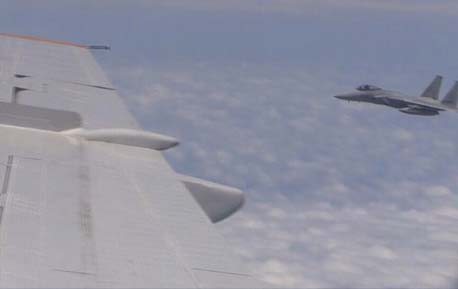 曝解放军军机巡逻东海 遭4架外国飞机包围1小时