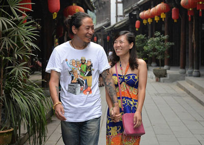 辞职看世界女教师牵手男友定居成都