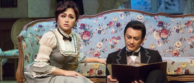 话剧《玩偶之家》再度上演 曹颖王斑夫妇携手