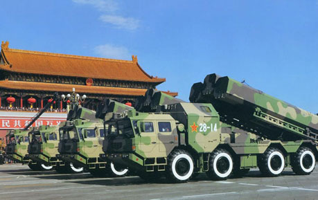 中国抗战胜利大阅兵彩排 导弹部队深夜亮相