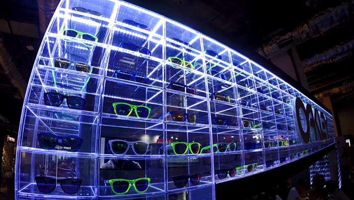 极限混搭 一副眼镜让你的旅行时尚感UP UP U