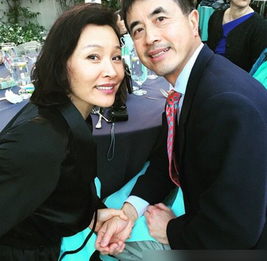 影后陈冲和二婚老公亲密合照曝光 大秀恩爱