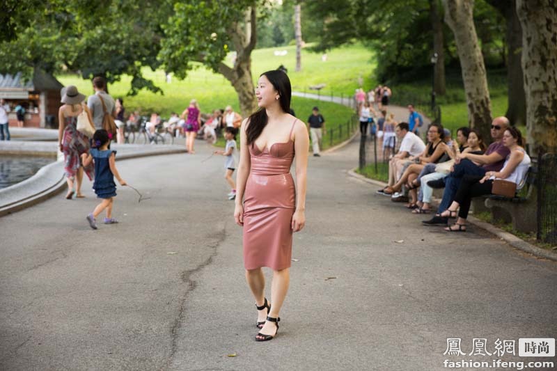 对人口众多的认识_泰州一女士在车上安装遮阳伞,竟差点变成 夺命伞