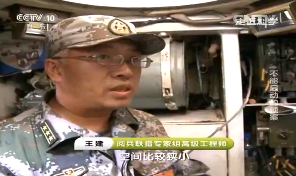 阅兵彩排多次抛锚 技术专家称由于99a坦克驾驶舱内空间狭小,官兵装具