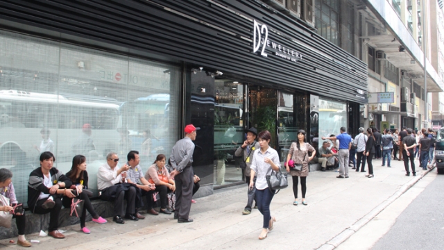 内地游客香港被打死 涉事珠宝店照常营业