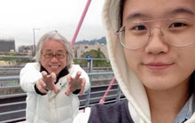 爷孙恋男主作诗为女友庆生