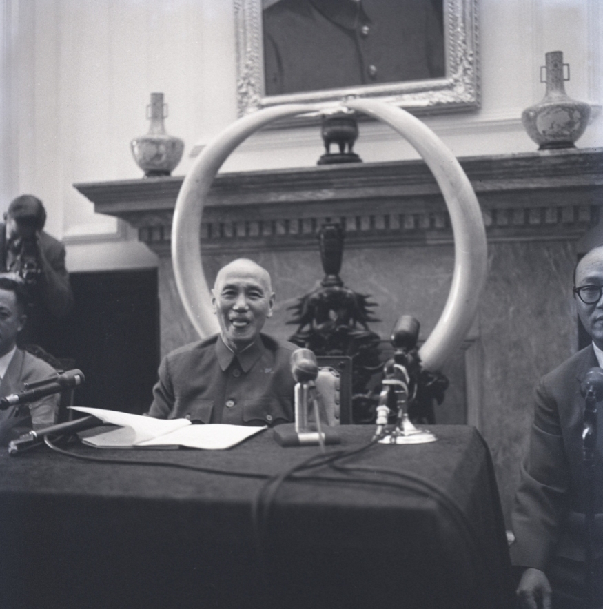 蒋介石晚年生活:爱狗 爱炫技蛋炒饭